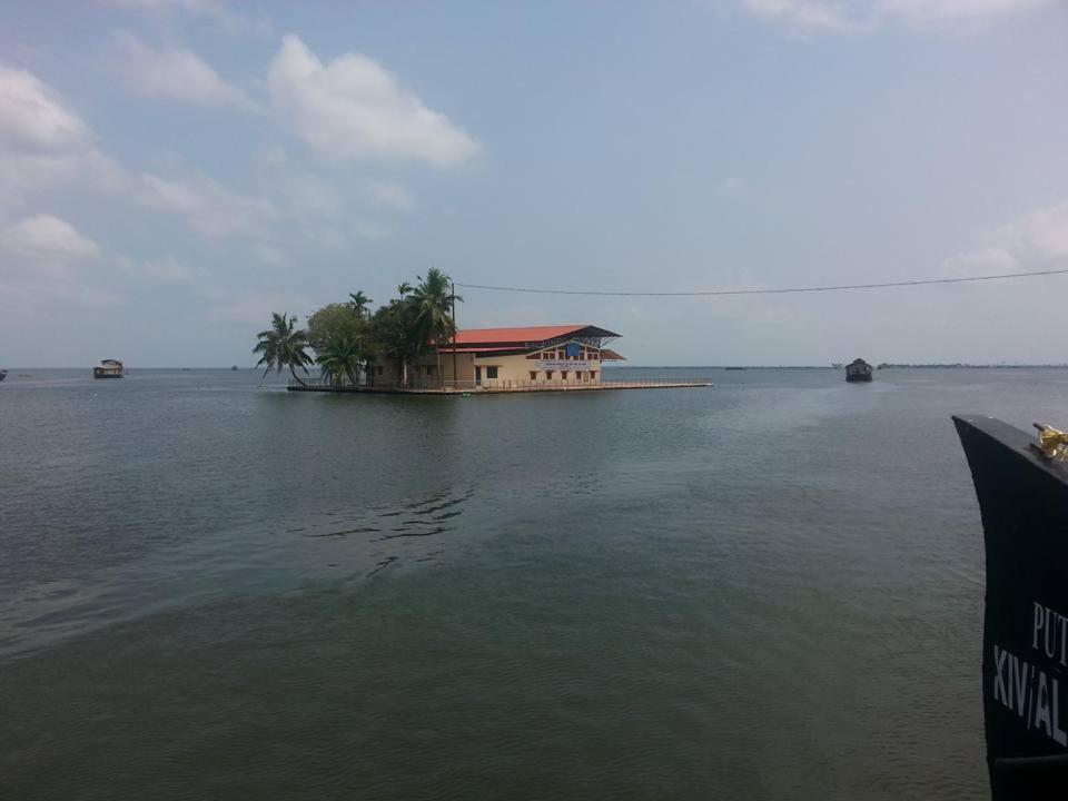 Sea Breeze Beach Home Alappuzha Экстерьер фото