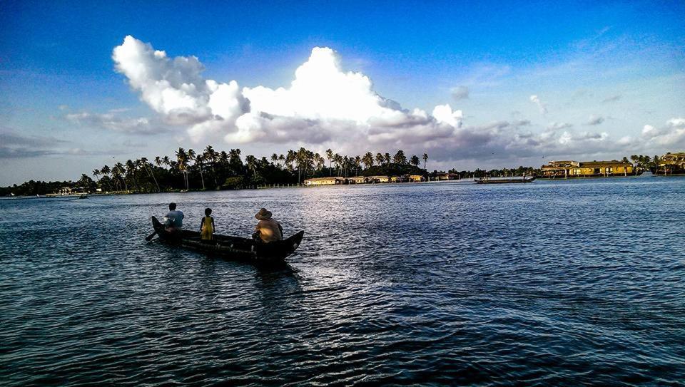 Sea Breeze Beach Home Alappuzha Экстерьер фото