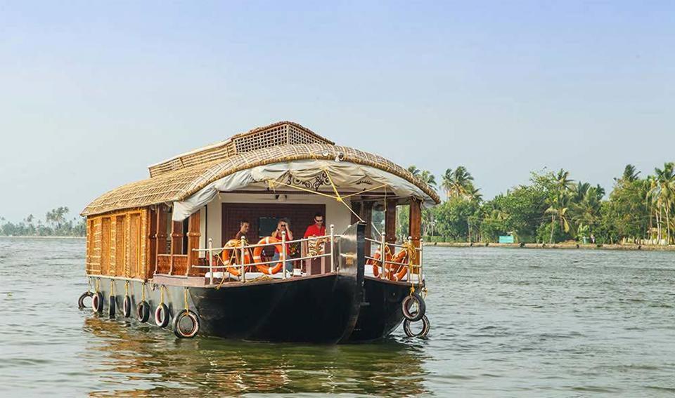 Sea Breeze Beach Home Alappuzha Экстерьер фото