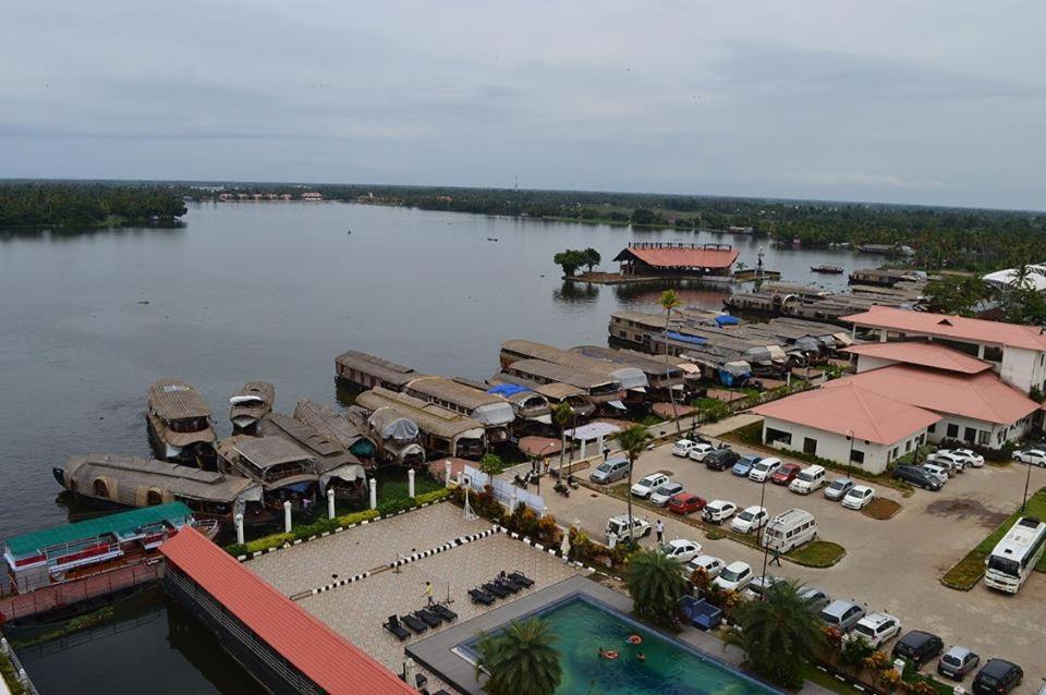 Sea Breeze Beach Home Alappuzha Экстерьер фото