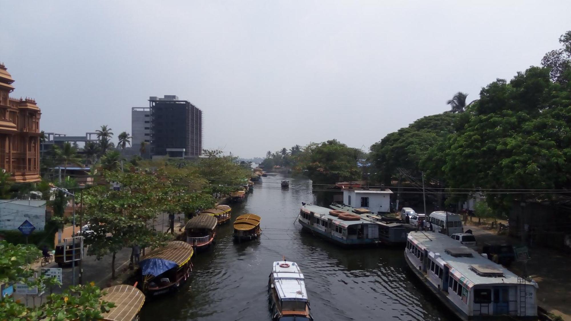 Sea Breeze Beach Home Alappuzha Экстерьер фото