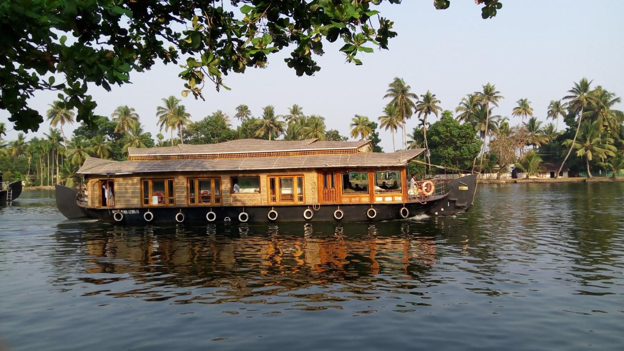 Sea Breeze Beach Home Alappuzha Экстерьер фото