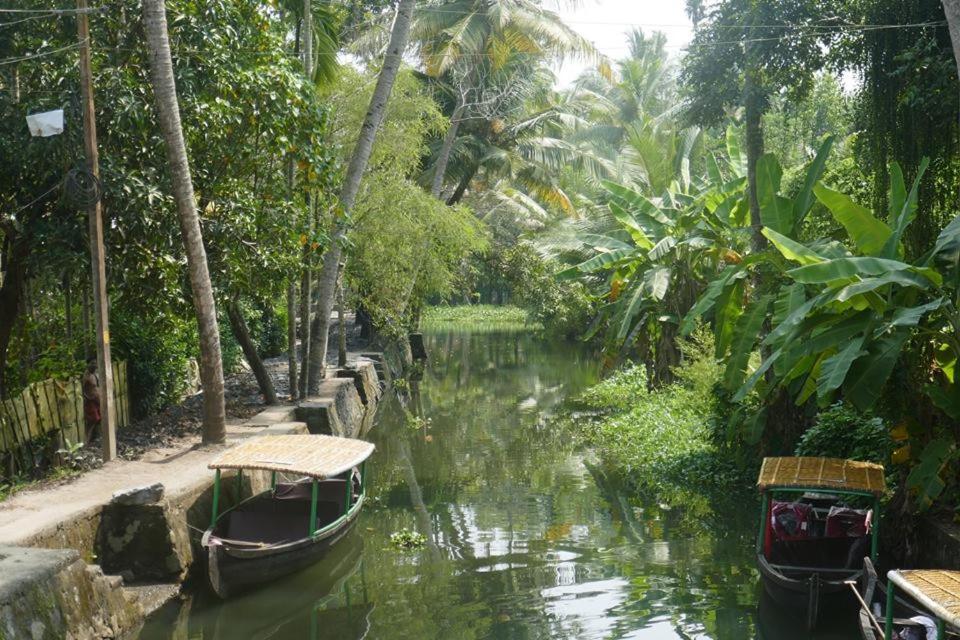 Sea Breeze Beach Home Alappuzha Экстерьер фото