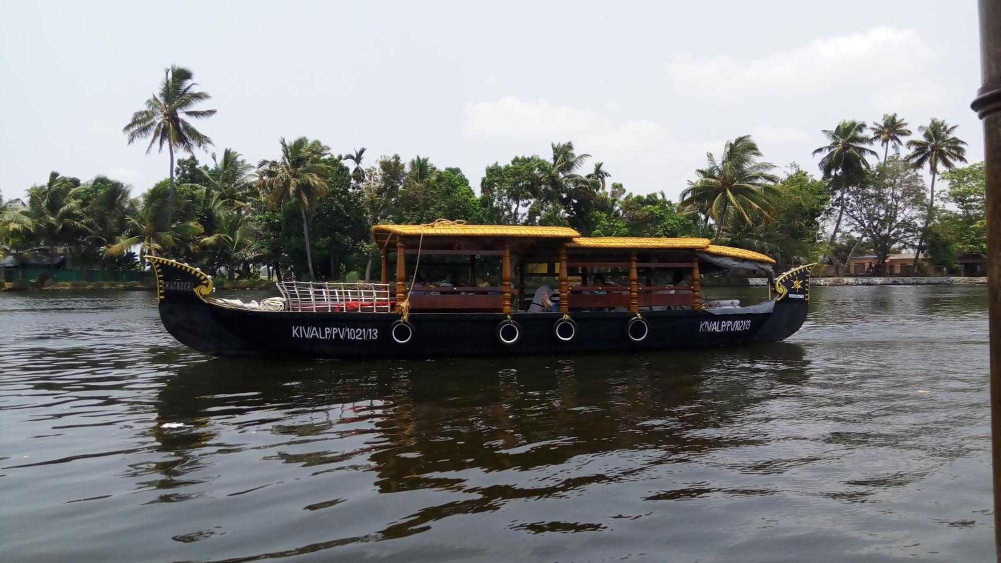 Sea Breeze Beach Home Alappuzha Экстерьер фото